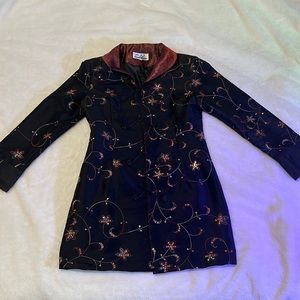 Super elegant coat(It is a small bit fits better for an XS)